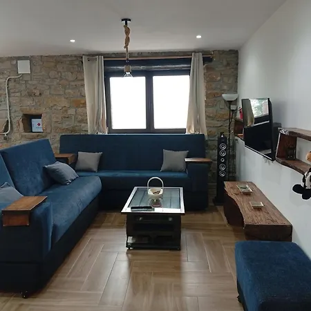 La Casona De *